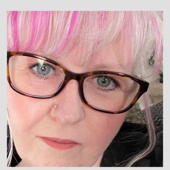 Meet your Posher, Alison - Picture 1 of 1